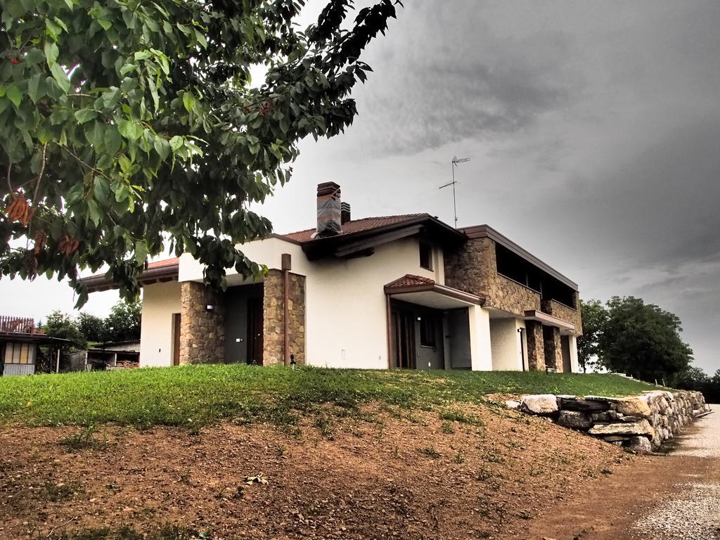 Alloggio Agrituristico Ai Tre Castelli Moruzzo Exterior photo